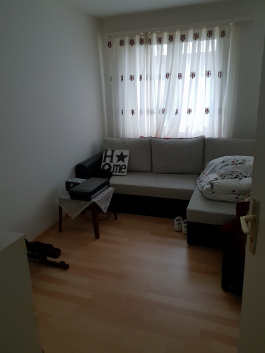 Schöne 3.5 Zimmer Wohnung mit Balkon