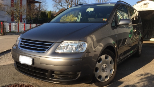 VW Touran 1.9l TDI mit DSG (6- Gang Automatic)