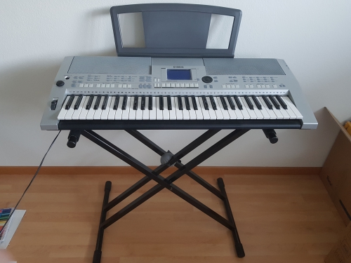 Keyboard Yamaha PSR- S500