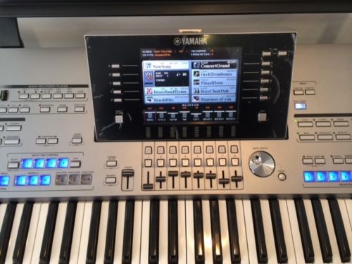 YAMAHA Tyros 5-76 Keyboard + Speaker-Set - gebraucht