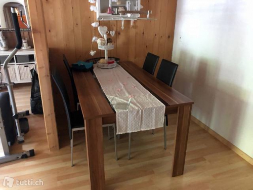 Tisch mit 4 stühlen