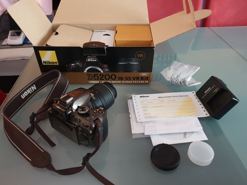 Nikon D5200 24.1MP Camera AFP 18-55mm mit FULL HD Video