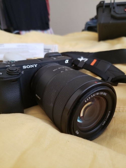 Sony A6300 4k (sehr guter Zustand) + wasserdichte Tasche Peli 115