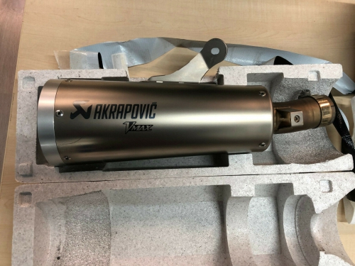 Yamaha Akrapovic Slip On V-Max