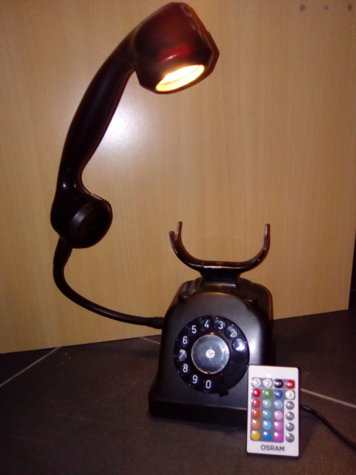 Lampe aus antikem Telefon