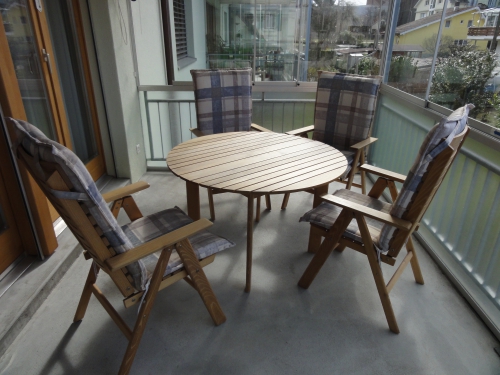 Tisch und Stühle für Terrasse