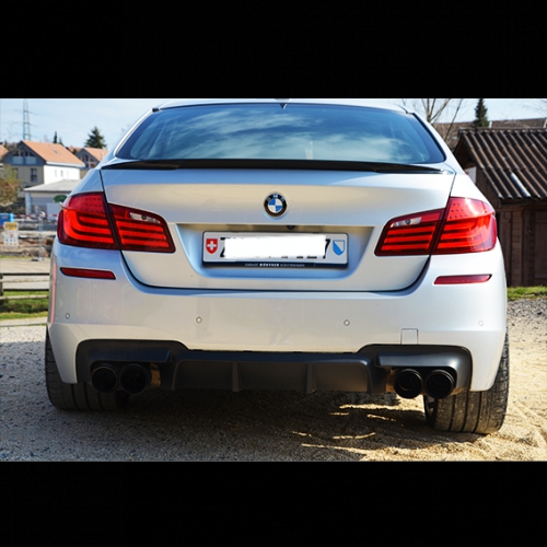 BMW M550i 