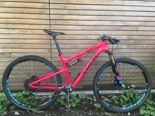 TREK Superfly FS Project One, Gr. M (17,5“), radioactive pink