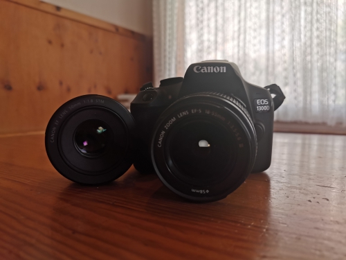 Canon eos 1300d 