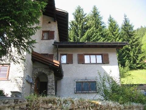 Klosters: 3 Zi. Altbau Wohnung