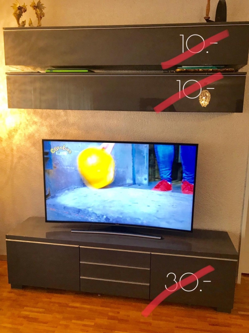 TV Möbel von Ikea inkl 2 Wandschränken