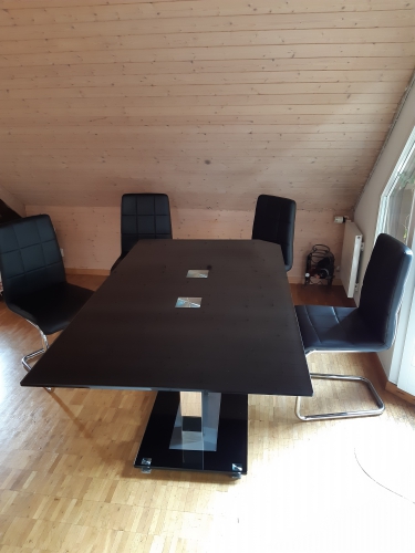 Moderner & eleganter Glastisch (schwarz) mit 6-er Set Stühle
