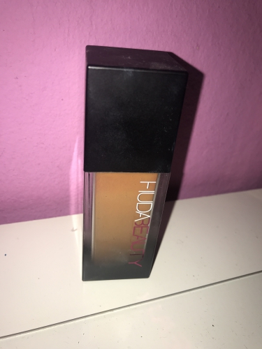 Huda Beauty Foundation cinnamon440G