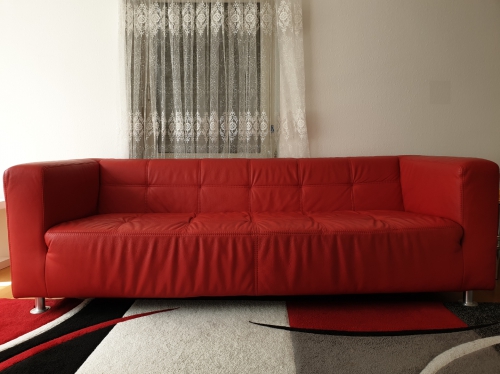 Rotes Sofa aus echtem Leder