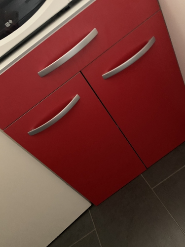 Roter Schrank