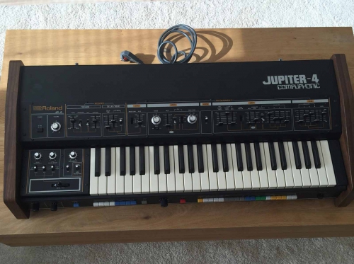 Roland Jupiter 4