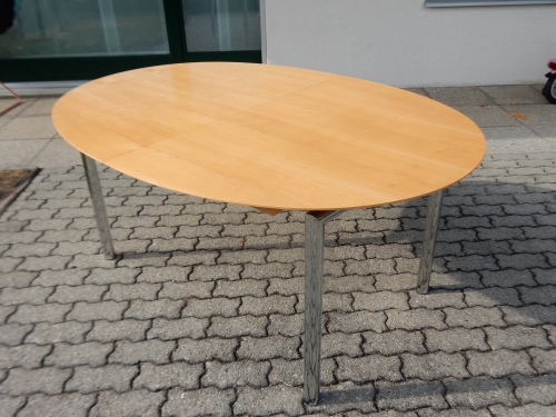 Tisch ausziehbar mit 6 Lederstühlen