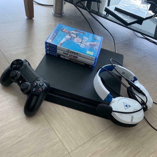 Sony PlayStation 4 Pro + Vr