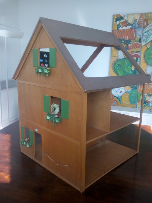 Puppenhaus aus Holz