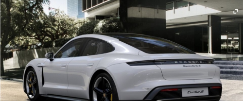 PORSCHE TAYCAN turbo S