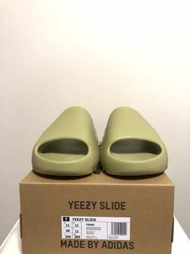 Yeezy Slide 