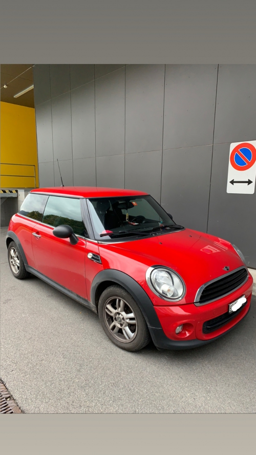 Roter MINI ONE zu verkaufen