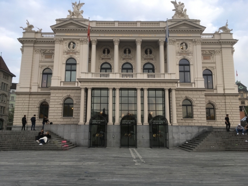 AG Mantel im Handelsbereich (Baustoffe), 21-jährig