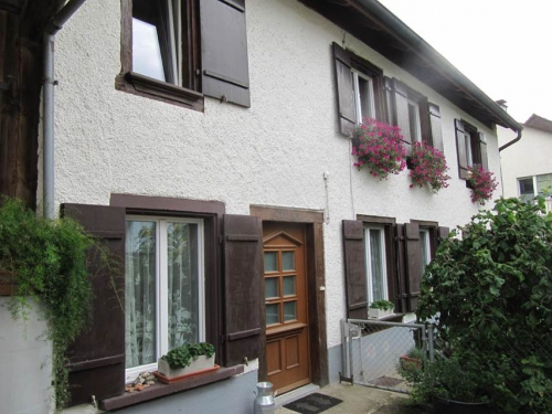 4 1/2 Zimmer in altem Bauernhaus in Aesch (Neftenbach)