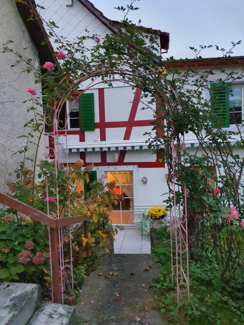 Charaktervolles Bauernhaus mit Stöckli, Liebhaberobjekt