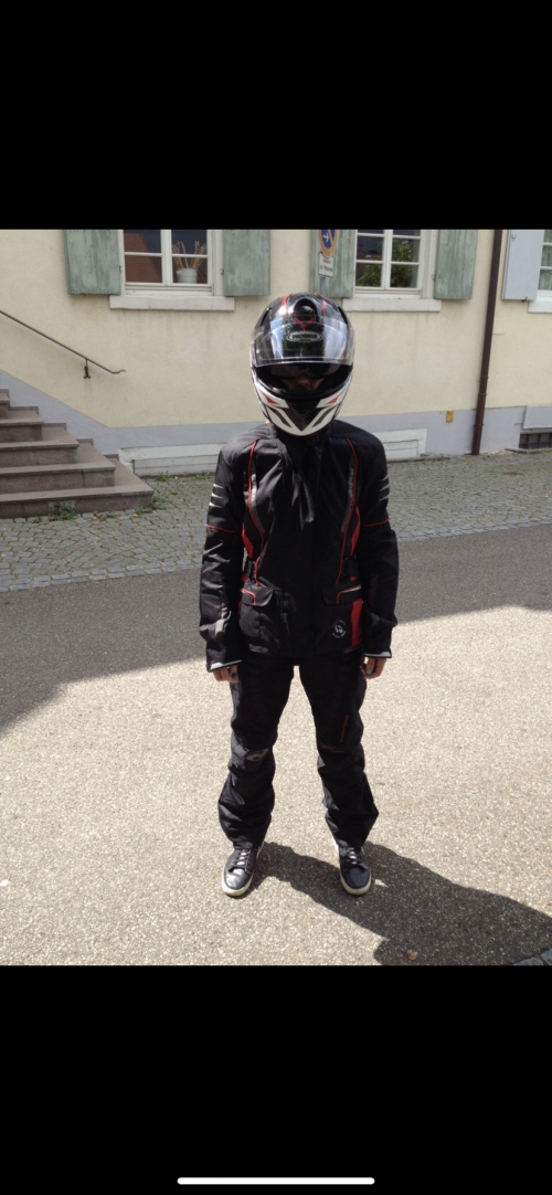 Motorrad Kleidung und Helm