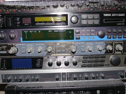 Yamaha SPX 990 Effektgerät Legende aus den 90-er Jahren.