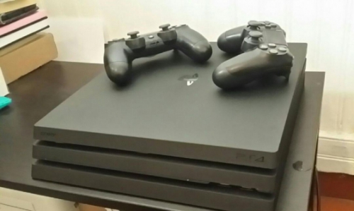 PS4 PRO 