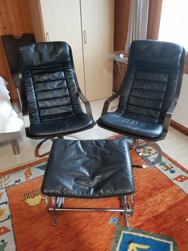 2 Echt Leder Sessel mit Hocker