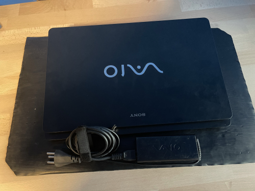 Sony Vaio VPC-F22M1E