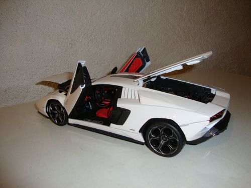  LAMBORGHINI COUNTACH LPI 800-4