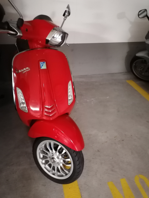 Vespa Sprint 125 rot