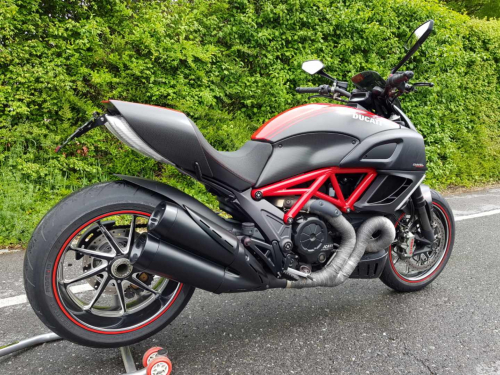 DUCATI Diavel 1198 Carbon ABS