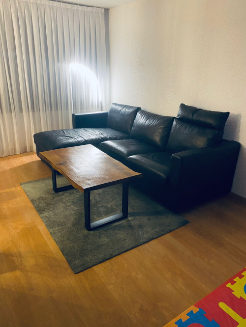 Schwarzes Echtledersofa