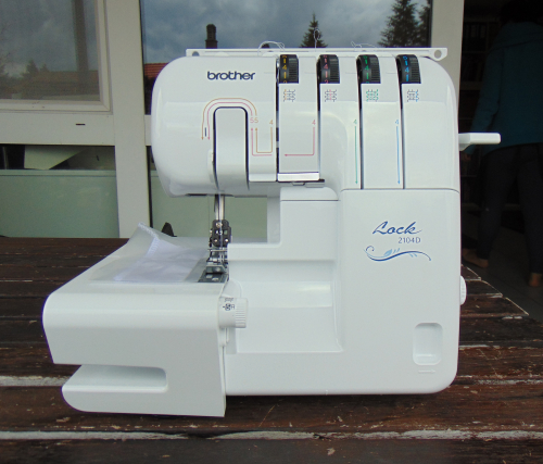 Overlock Nähmaschine Brother 2104D, neu, mit Gratis-Versand