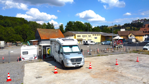 Abstellplatz Parkplatz Wohnwagen Wohnmobil Anhänger Boot