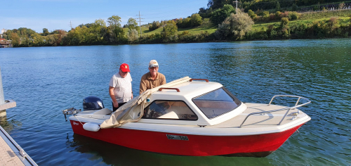 Boot zum Fischen auf Fluss und See