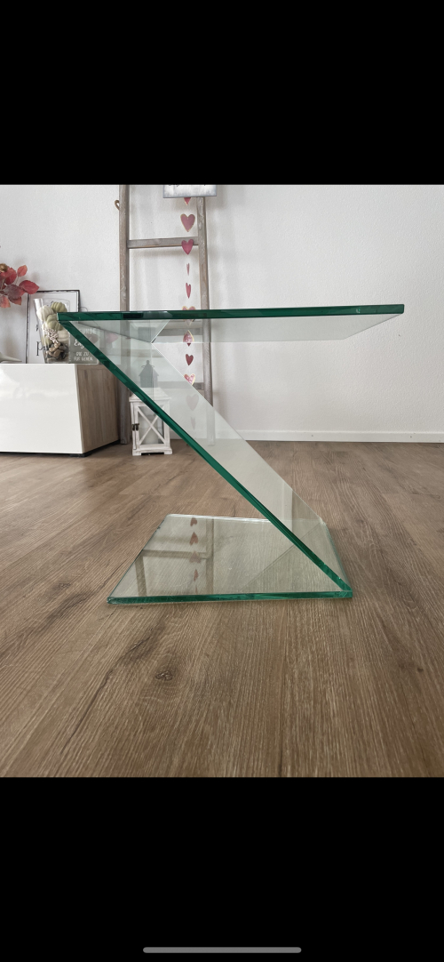 Design Glasnachttisch