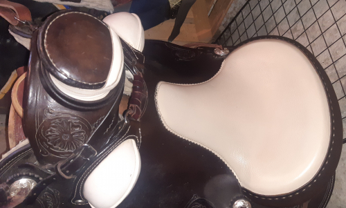 Lady Light Wade Buckaroo Saddle