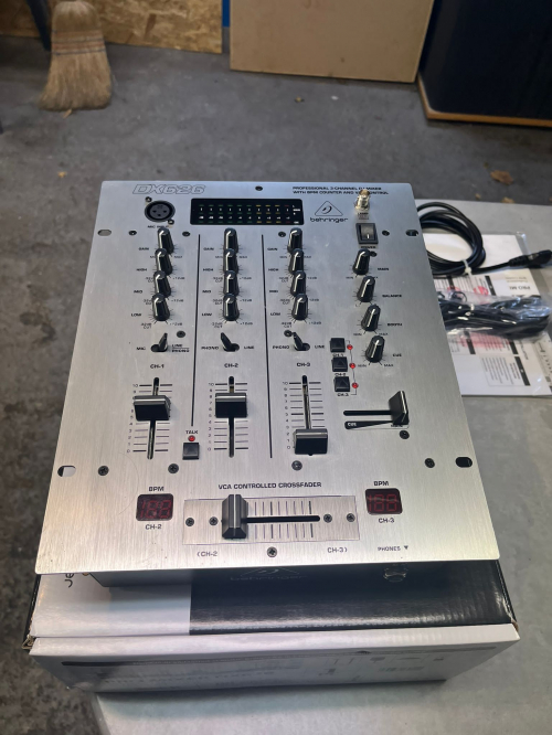 Behringer PROMIXER DX626