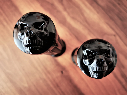 Neue Skull Lenkergriffe für Harley Davidson