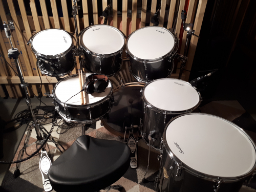 Sawthoot Drumset Mit Hardware Neu!