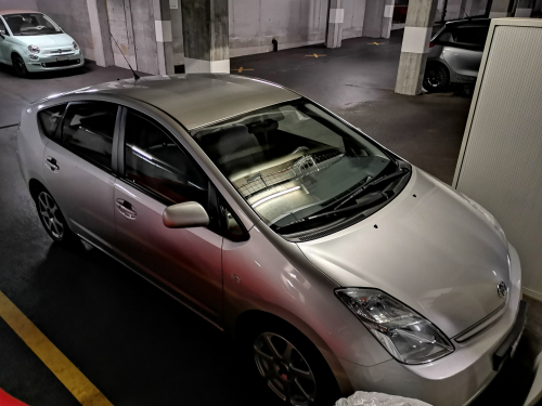 Toyota Prius 2 Hybrid mit Pack Premium, Farbe Platinium
