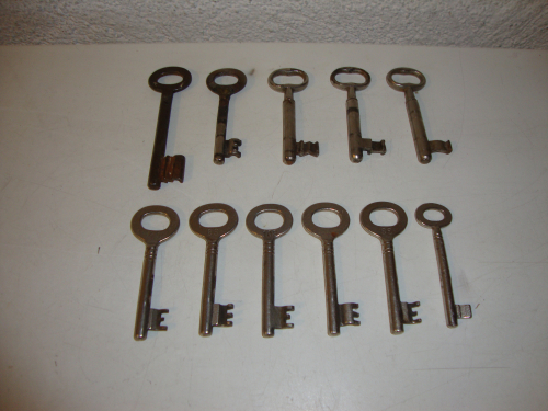 Lot ältere Schlüssel 11 Stück 7-9cm