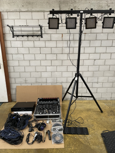 Komplette Musikanlage mit Boxen und Eurolight Flasher