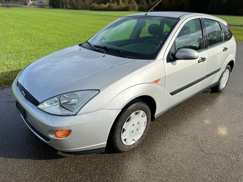 FORD Focus 1.6i 16V Trend Titan